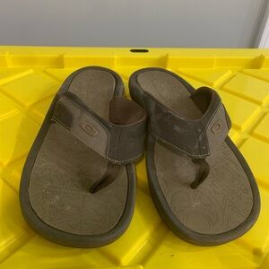 Men’s Oakley size 13.5